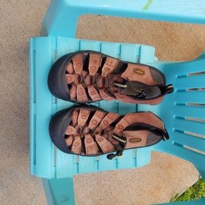 Keen leather sandals size 8.5